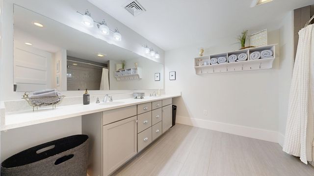 5 Goldcrest Drive, North Reading, MA 01864
