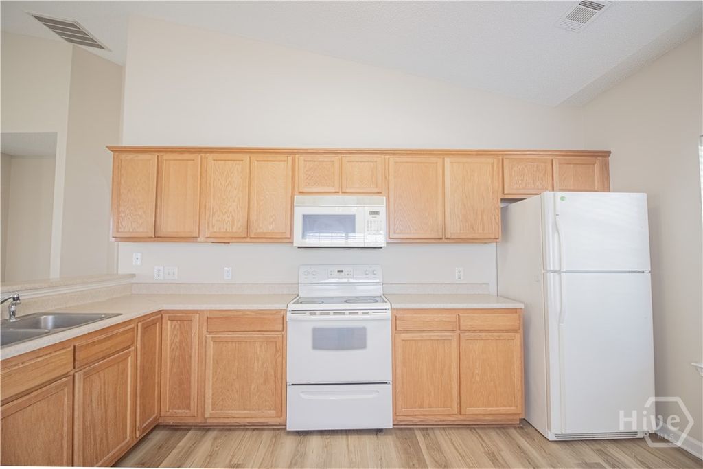 Image 10 of property listing at 116 Slate Circle, Savannah, GA 31419