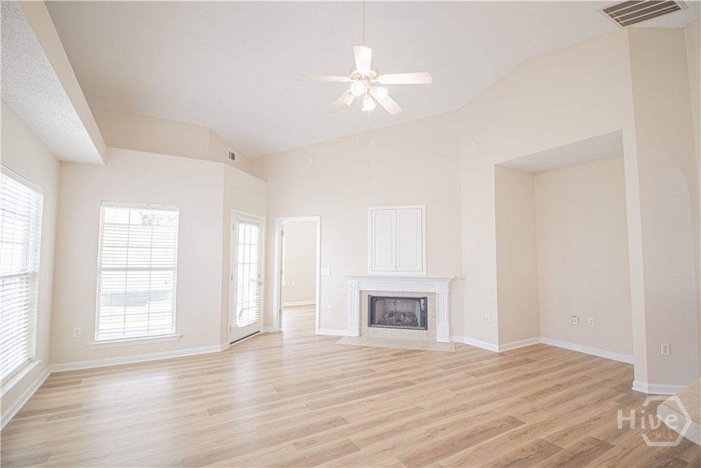 Image 12 of property listing at 116 Slate Circle, Savannah, GA 31419
