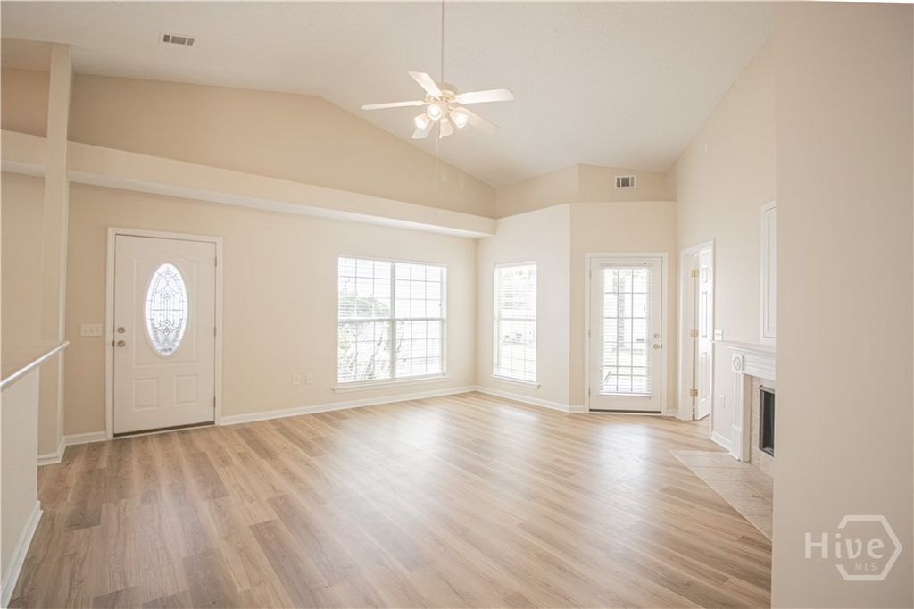 Image 3 of property listing at 116 Slate Circle, Savannah, GA 31419