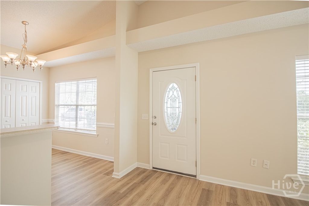 Image 4 of property listing at 116 Slate Circle, Savannah, GA 31419