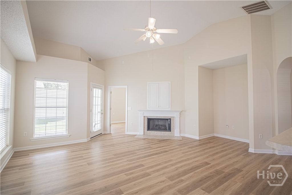 Image 5 of property listing at 116 Slate Circle, Savannah, GA 31419