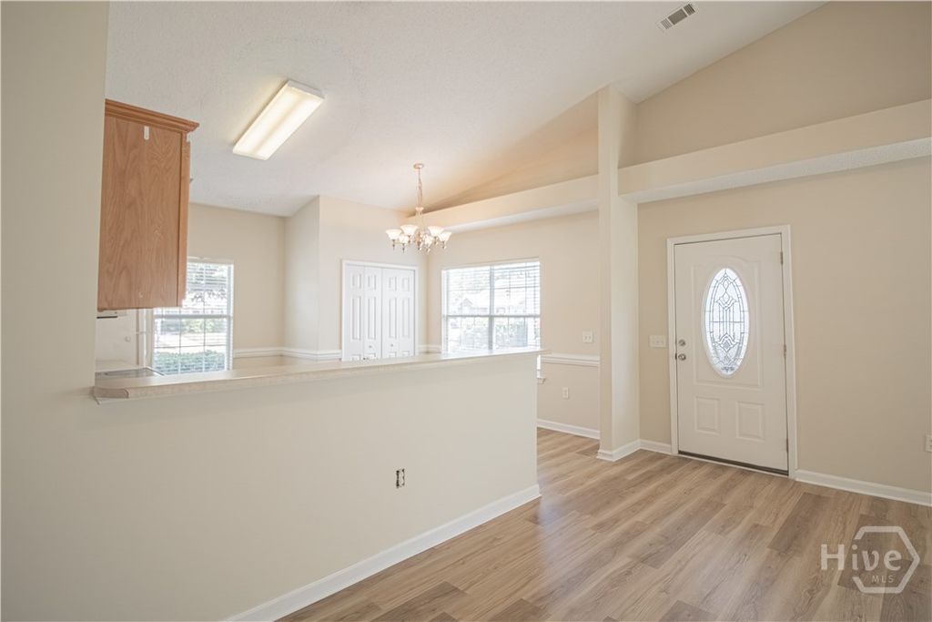 Image 6 of property listing at 116 Slate Circle, Savannah, GA 31419