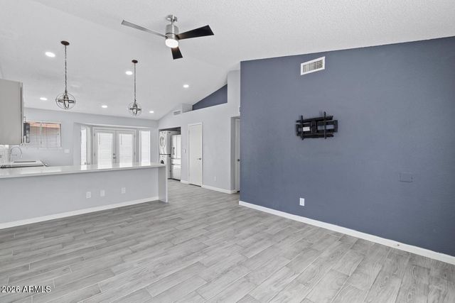 8520 W PALM Lane 1037, Phoenix, AZ 85037
