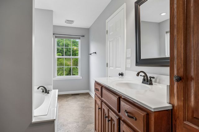 4205 Browning Branch Rd, Bethpage, TN 37022