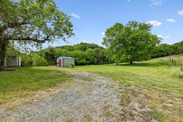 4205 Browning Branch Rd, Bethpage, TN 37022