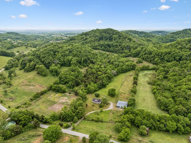 4205 Browning Branch Rd, Bethpage, TN 37022