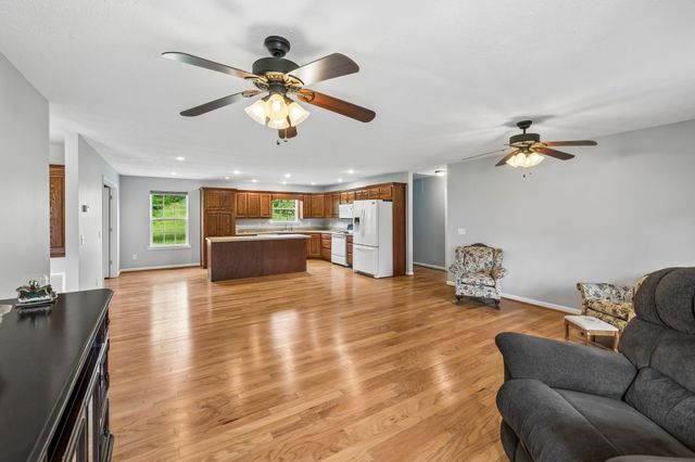 4205 Browning Branch Rd, Bethpage, TN 37022