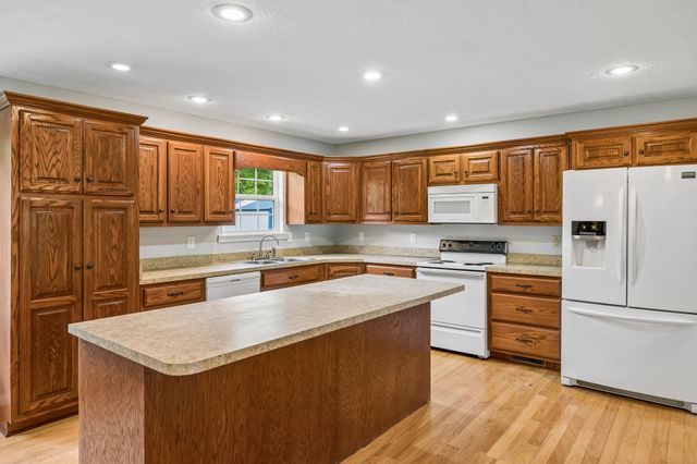 4205 Browning Branch Rd, Bethpage, TN 37022
