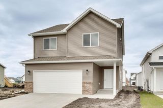 6826 Selkirk Drive S, Fargo, ND 58104