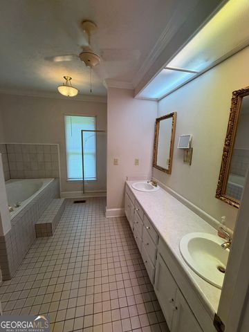 2820 Bay Ridge Drive, Loganville, GA 30052