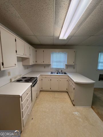 2820 Bay Ridge Drive, Loganville, GA 30052