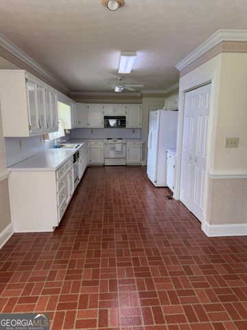 2820 Bay Ridge Drive, Loganville, GA 30052