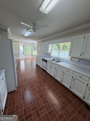 2820 Bay Ridge Drive, Loganville, GA 30052