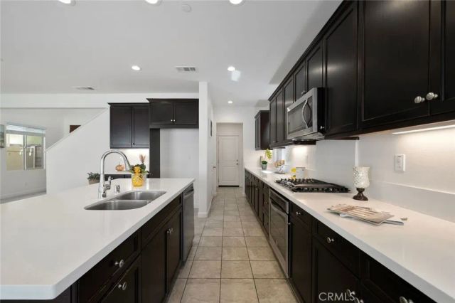 15806 Molly Avenue, Chino, CA 91708