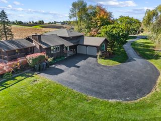 26065 S Schoolhouse Road, Manhattan, IL 60442