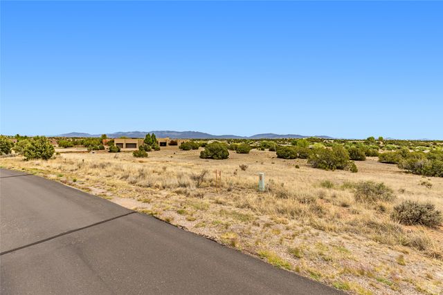 30 W Calle Ventoso, Santa Fe, NM 87506