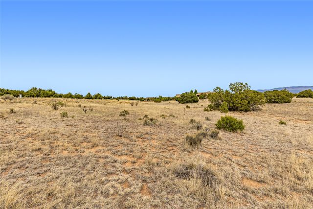 30 W Calle Ventoso, Santa Fe, NM 87506