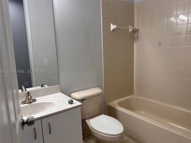 4240 NE 9th St, Homestead, FL 33033