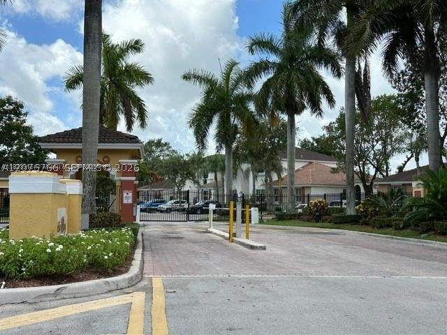 4240 NE 9th St, Homestead, FL 33033