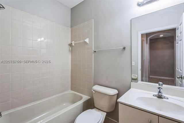 4240 NE 9th St, Homestead, FL 33033