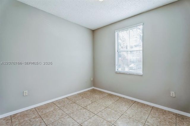 4240 NE 9th St, Homestead, FL 33033