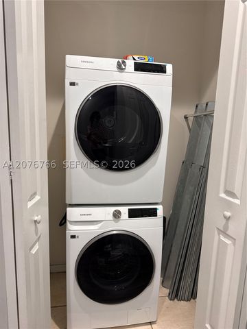 4240 NE 9th St, Homestead, FL 33033