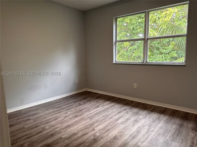 4240 NE 9th St, Homestead, FL 33033