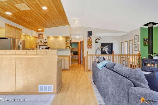 12459 Ridge Place, Anchorage, AK 99516