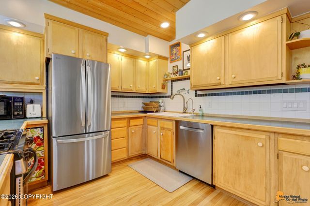 12459 Ridge Place, Anchorage, AK 99516