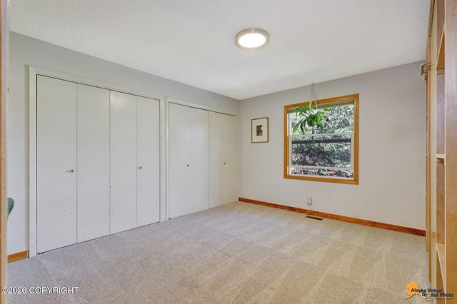 12459 Ridge Place, Anchorage, AK 99516