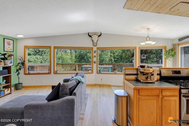12459 Ridge Place, Anchorage, AK 99516