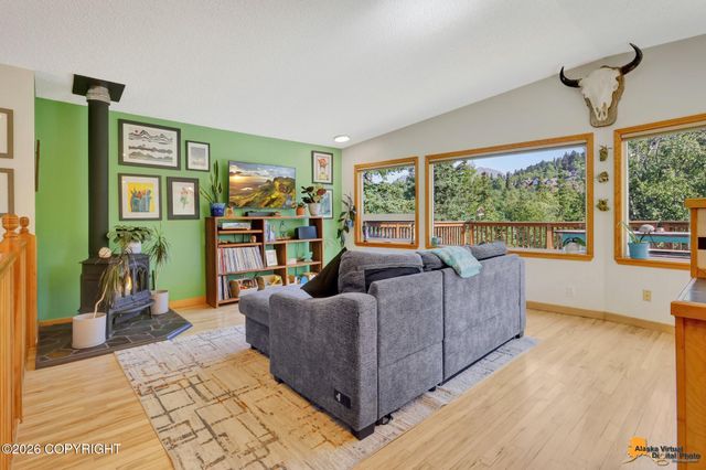 12459 Ridge Place, Anchorage, AK 99516