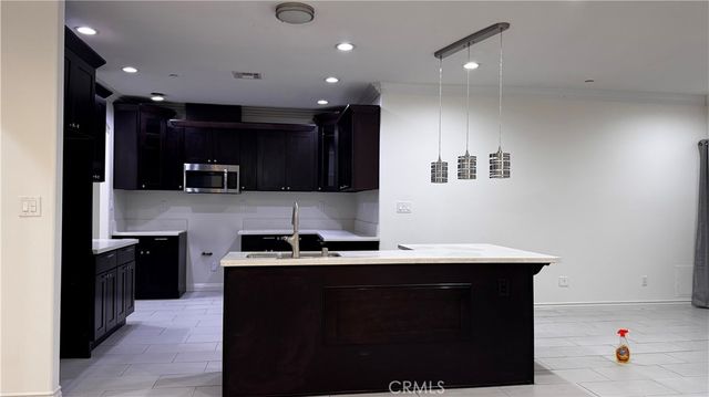 7787 Mango Ave, Fontana, CA 92336