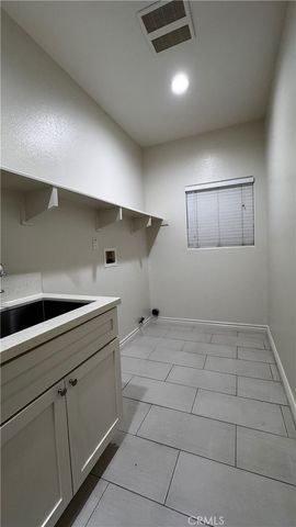 7787 Mango Ave, Fontana, CA 92336