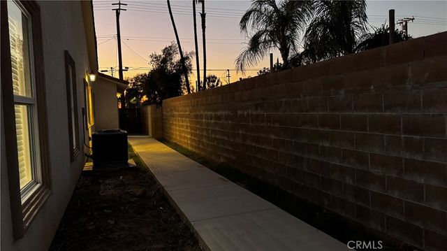 7787 Mango Ave, Fontana, CA 92336