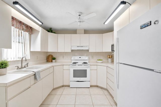 425 CHURCHILL Road, West Palm Beach, FL 33405