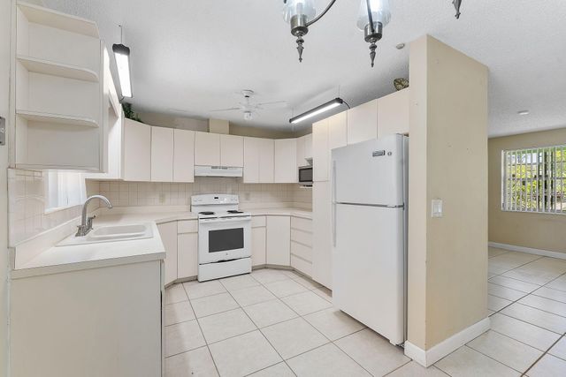 425 CHURCHILL Road, West Palm Beach, FL 33405