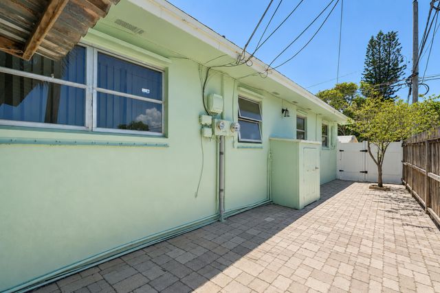 425 CHURCHILL Road, West Palm Beach, FL 33405
