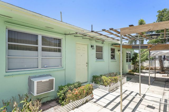 425 CHURCHILL Road, West Palm Beach, FL 33405