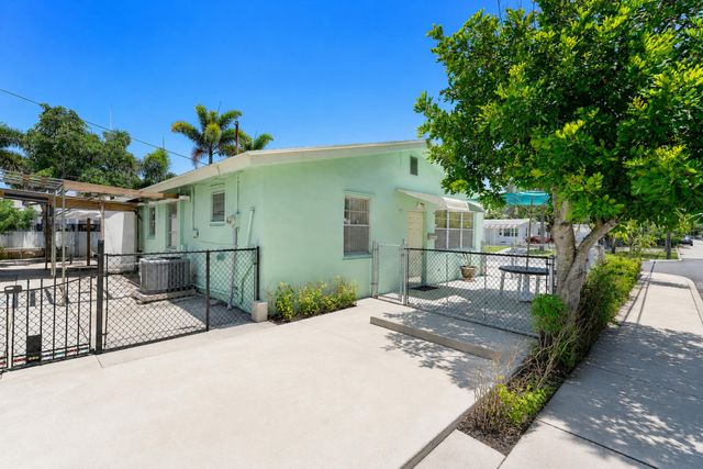 425 CHURCHILL Road, West Palm Beach, FL 33405