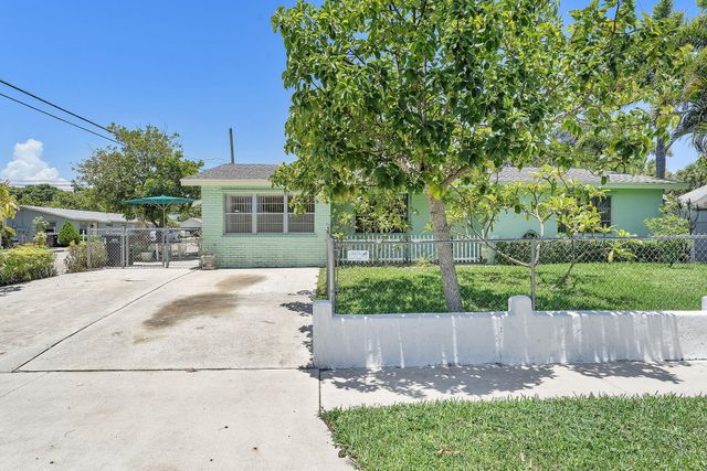425 CHURCHILL Road, West Palm Beach, FL 33405