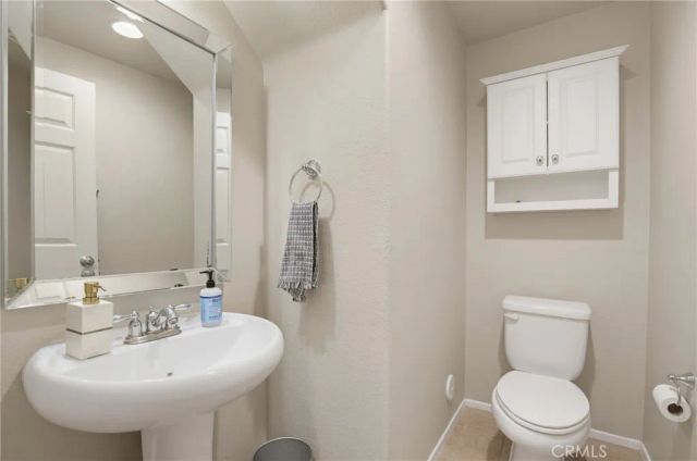 27344 Oaktree Place, Valencia, CA 91354