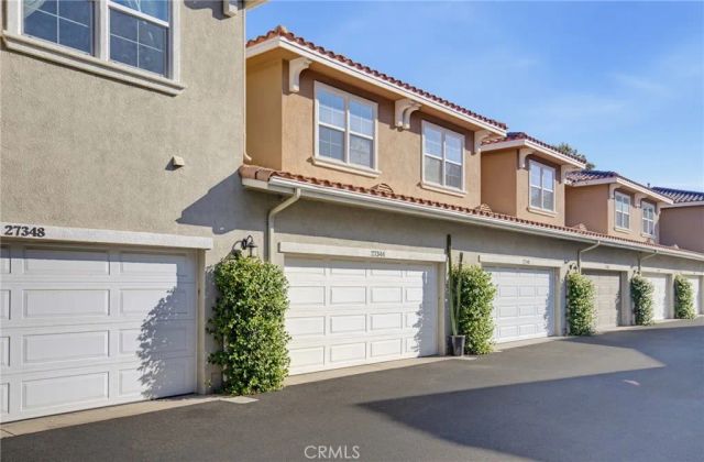 27344 Oaktree Place, Valencia, CA 91354