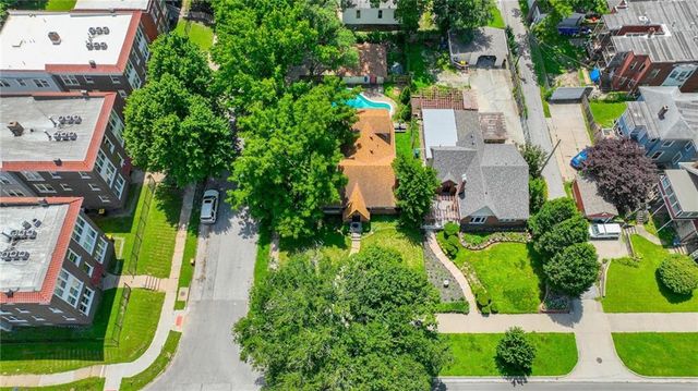 3715 Gladstone Boulevard, Kansas City, MO 64123