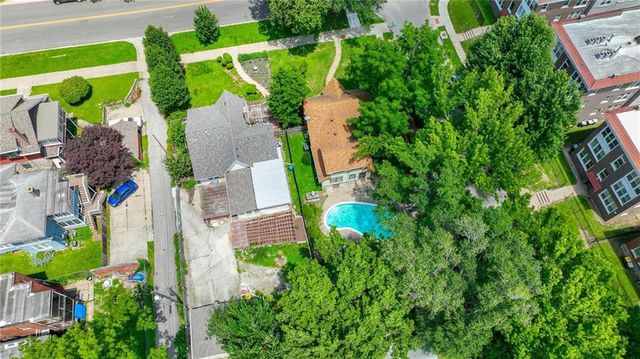 3715 Gladstone Boulevard, Kansas City, MO 64123