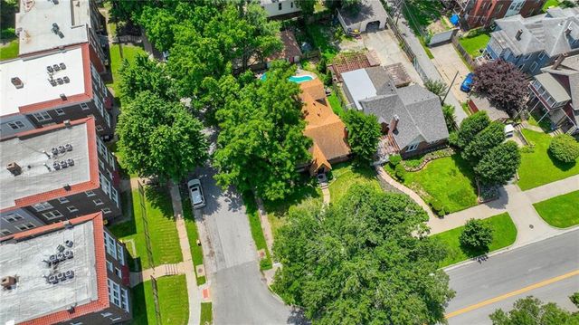 3715 Gladstone Boulevard, Kansas City, MO 64123