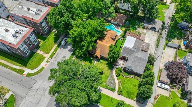 3715 Gladstone Boulevard, Kansas City, MO 64123