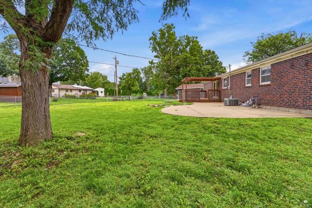3018 James Avenue, Manhattan, KS 66502