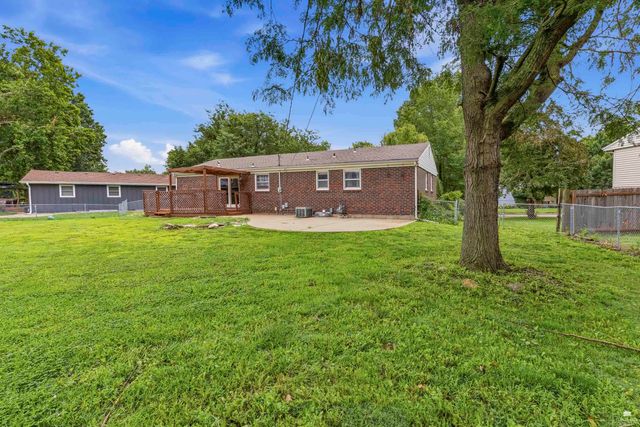 3018 James Avenue, Manhattan, KS 66502